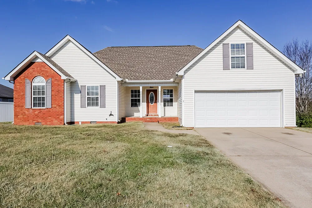 3 bed, 2.0 bath, 1632 sqft, $2,050 — Photo 1