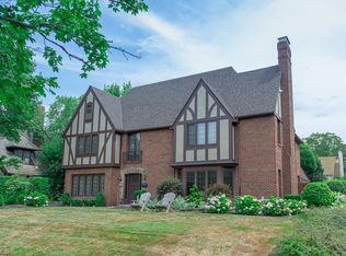 2957 Eaton Rd, Shaker Heights, OH 44122
