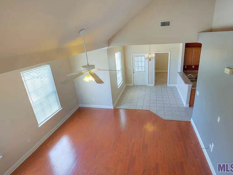 4441 Burbank Dr #608 — Photo 6