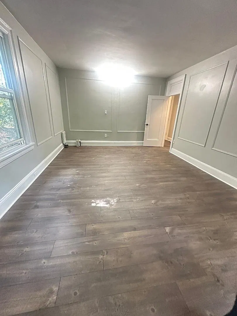 31 Lincoln Ave - Unit 4 — Photo 2