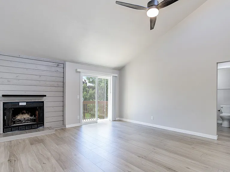 2865 Sundown Ln #301 — Photo 2