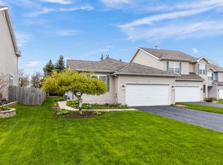 580 Chestnut Dr, Oswego, IL