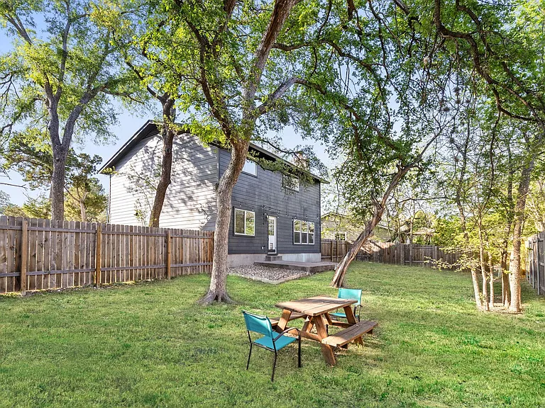 7909 Manassas Dr — Photo 36