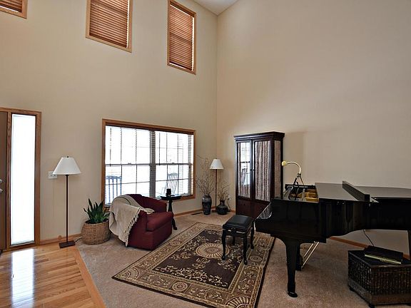 2nd image of 1607 Knoll Ct