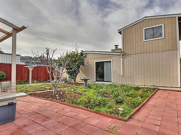 3rd image of 843 Byron Dr