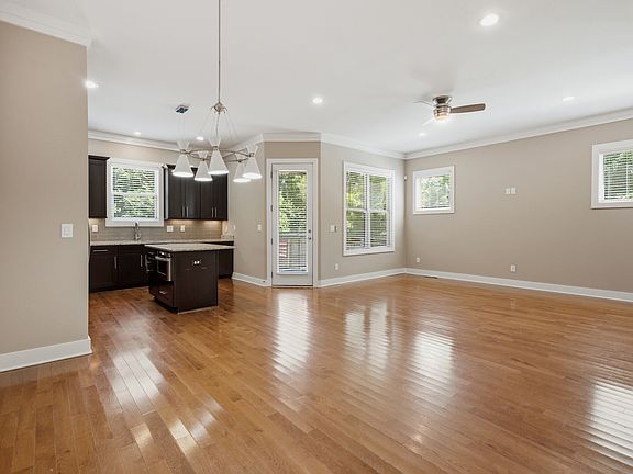 3rd image of 1106 2nd Ave S #B