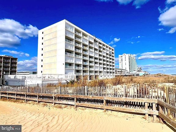 3rd image of 3001 Atlantic Ave Unit 801