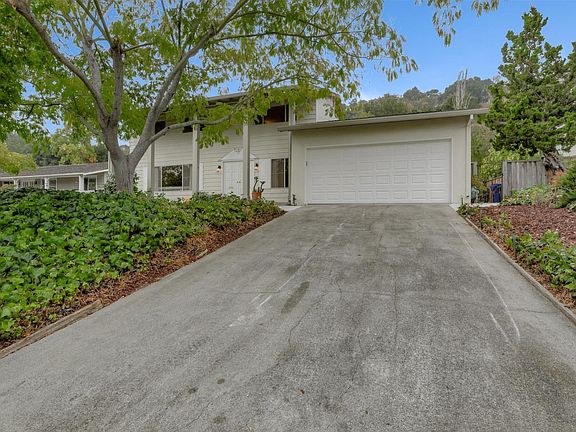 3rd image of 134 Belridge Dr