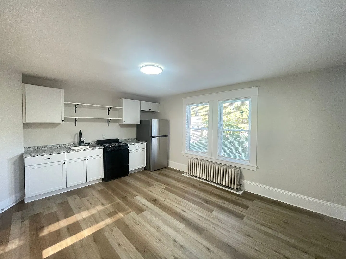 1 bed, 1.0 bath, 530 sqft, $1,550 — Photo 2