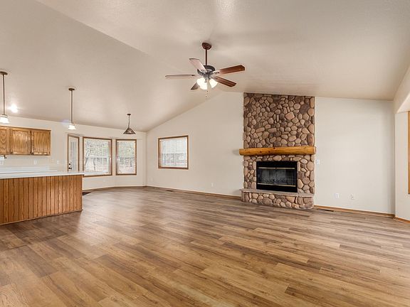 4th image of 111 N Parkwood Ln