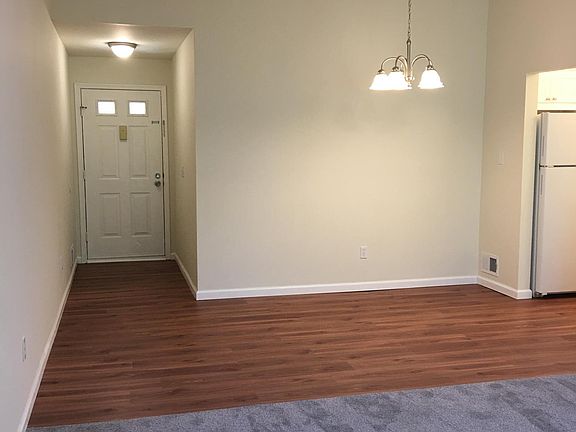 2nd image of 90 Sussex Pl