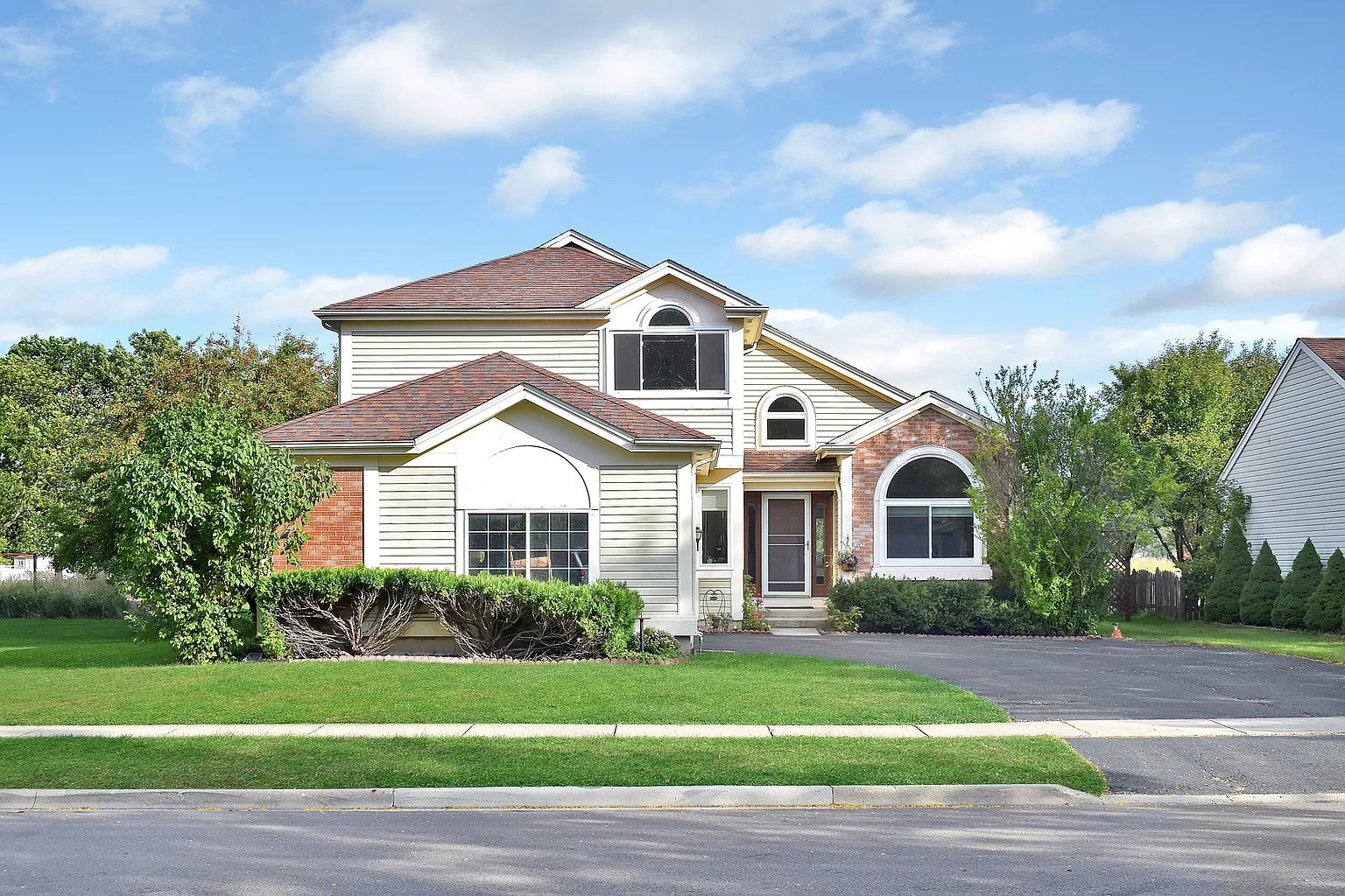 1271 Lone Oak Trl photo 1