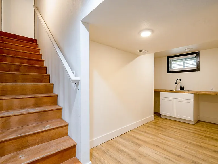 6389 N Commercial Ave — Photo 21