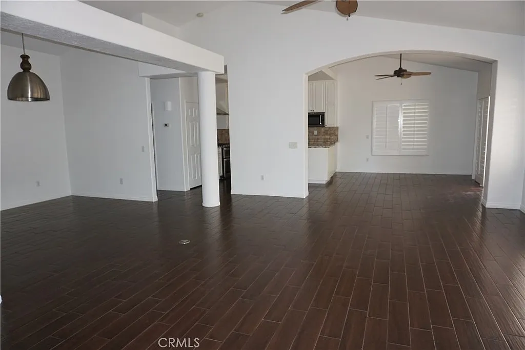 4 bed, 2538 sqft, $4,800 — Photo 4