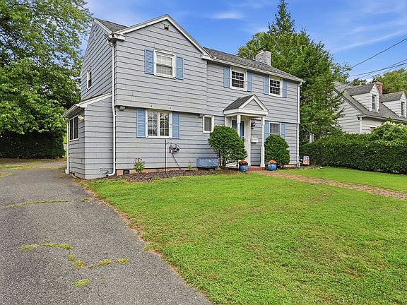 2nd image of 89 Abbott St