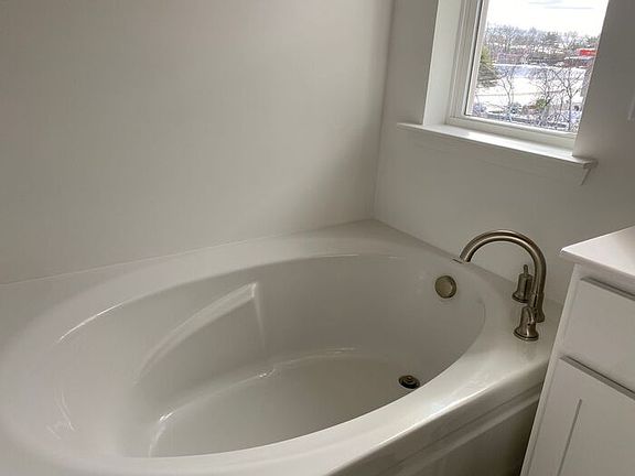 3rd image of 2656 Lakevilla Dr #8