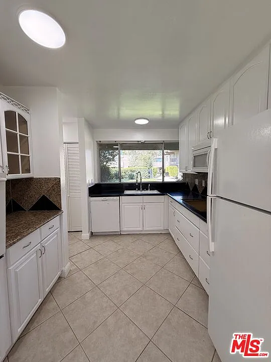 3 bed, 2.5 bath, $3,900 — Photo 4