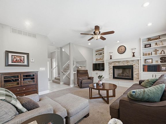 4th image of 224 N Pinecrest Ct