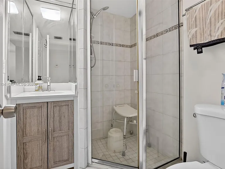 9330 Lagoon Pl #307 — Photo 26