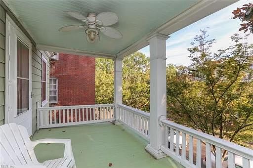 2nd image of 506 Hampton Pl #2