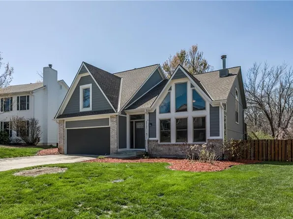 22121 W 48th St, Shawnee, KS 66226