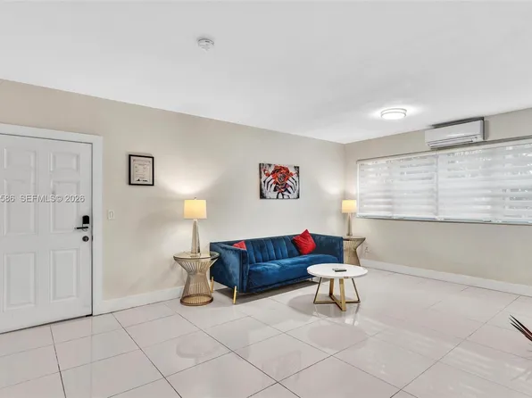 10004 E Bay Harbor Dr, Miami Beach, FL