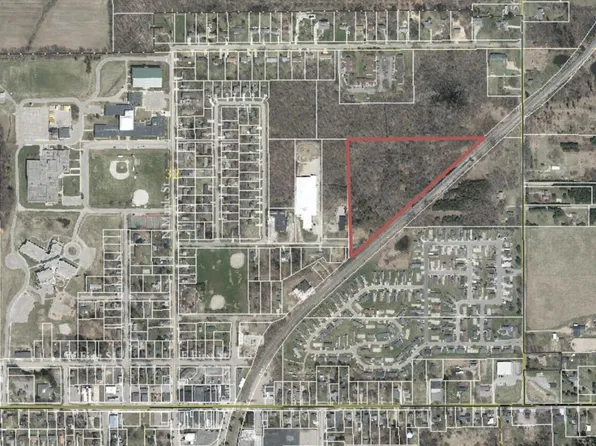 552 3rd St, Fennville, MI 49408