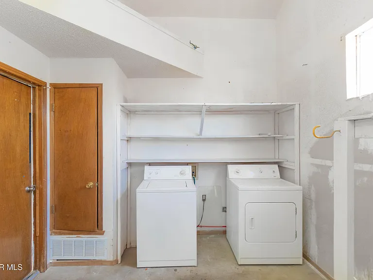 12056 Bellows Ct — Photo 28