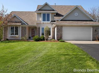 7889 Hickory Dr NE, Rockford, MI 49341