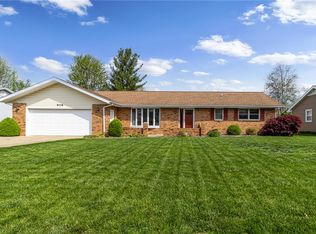 906 Flame Ave, Effingham, IL 62401