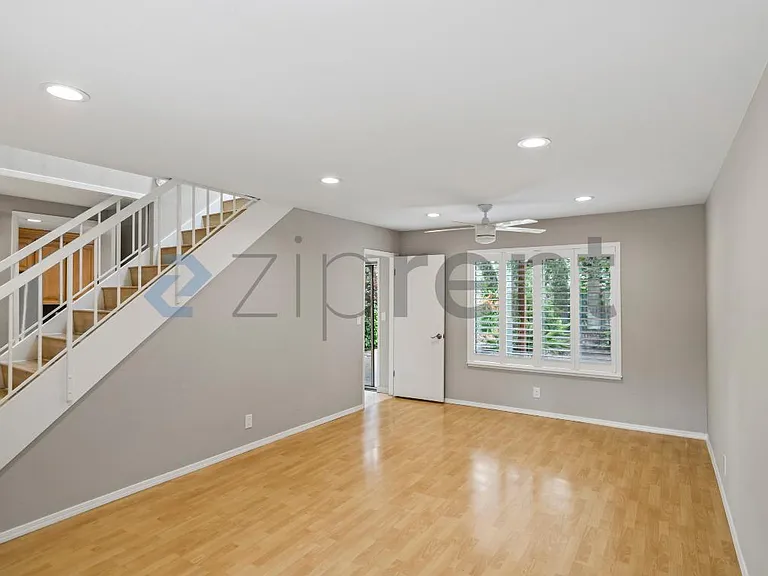 502 Pine Wood Ln — Photo 7