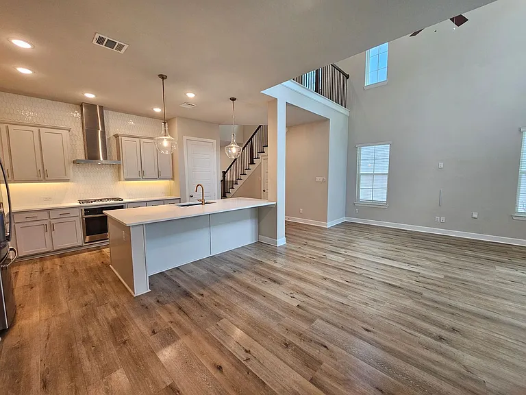 8045 Emerald Rock Dr — Photo 16