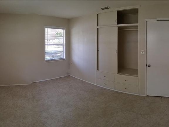 4th image of 3939 18th St N