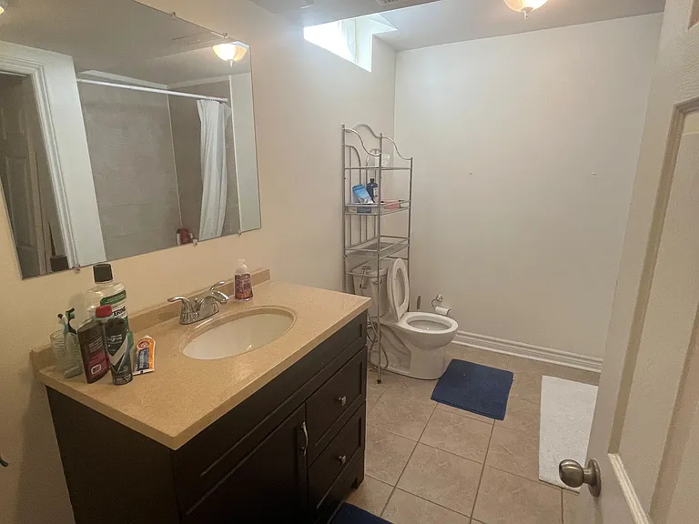 4594 Bismark Cres — Photo 3