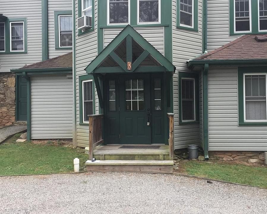 1st image of 1A Gables Pl #1