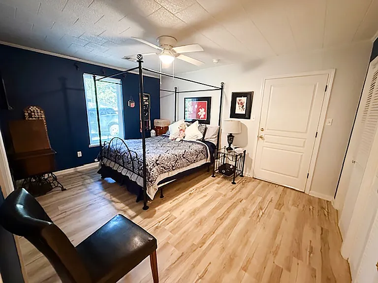 417 Houston Dr — Photo 15