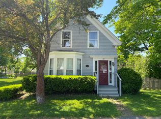 20 Mountain St, Camden, ME 04843