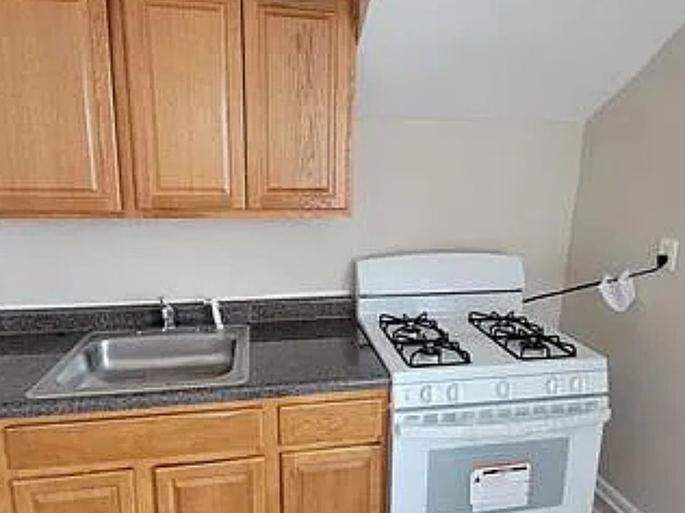 1st image of 167 Brookwood St APT 2