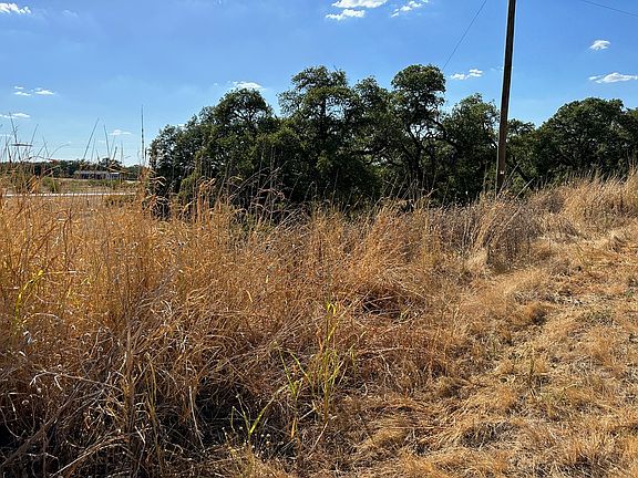 4th image of 993 Long View Dr