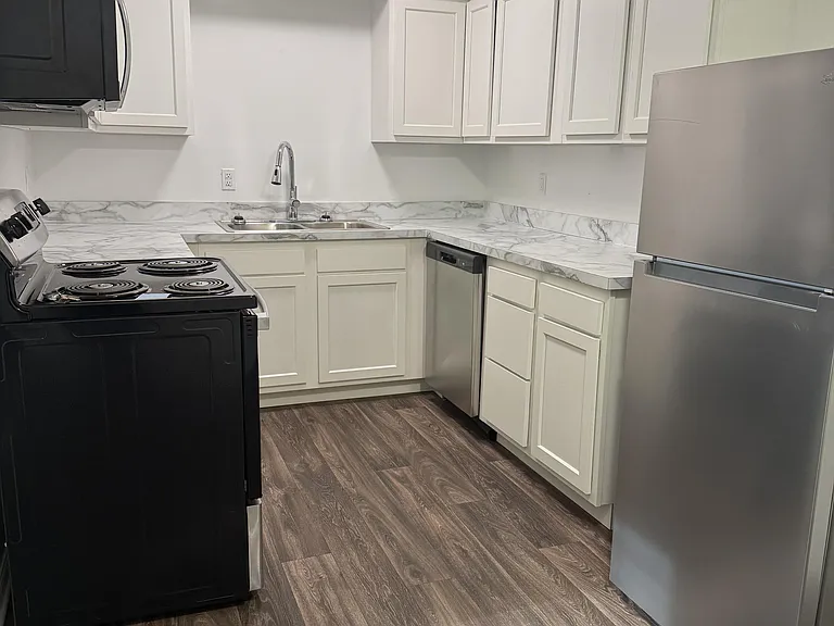 Huntley Ridge East — Photo 20