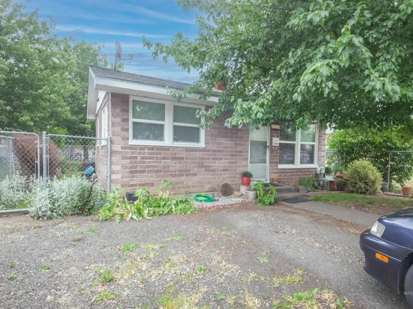 613 7th St, Clarkston, WA 99403