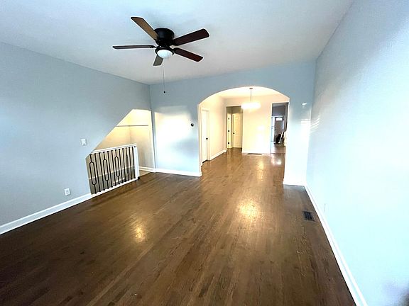 2nd image of 805 S Claremont Ave APT 1