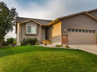 633 Auburn Dr, Rapid City, SD 57701
