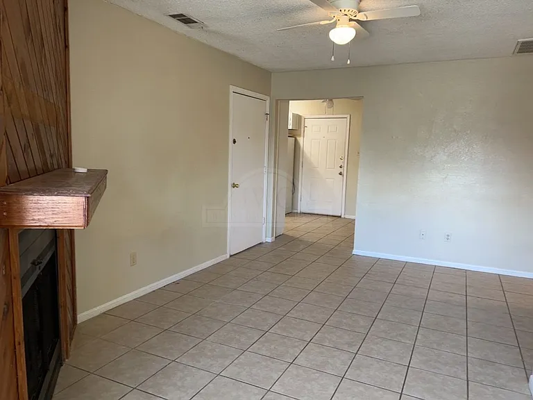 105 Jason Dr — Photo 5