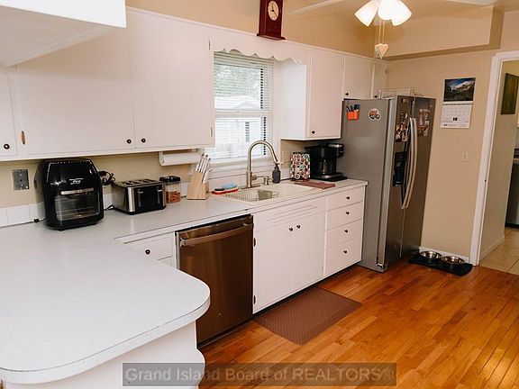 4th image of 2127 N Sheridan Ave
