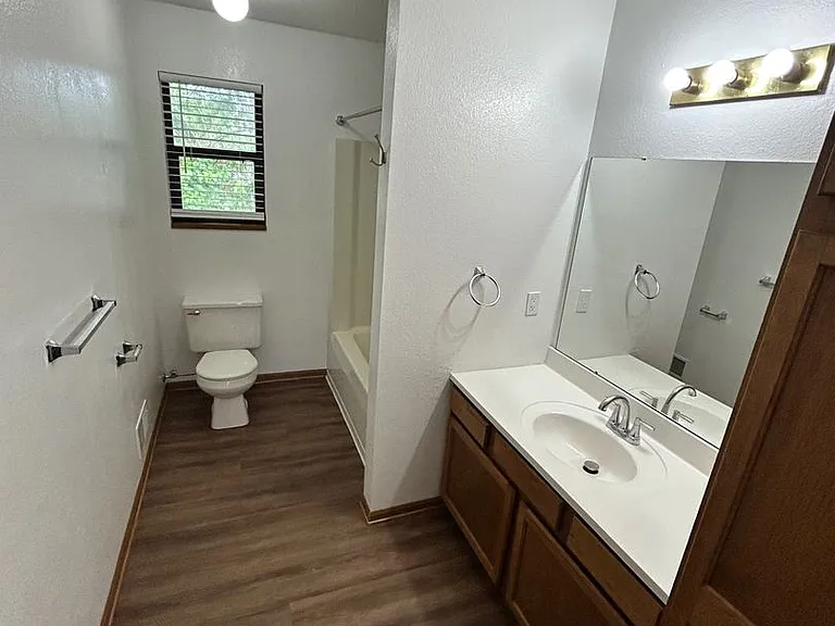 7999 Green Meadow Ct — Photo 11