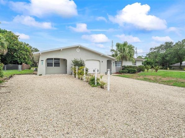 3317 NE Jeannette Dr