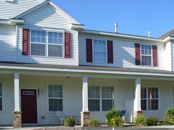 Front view, porch/patio