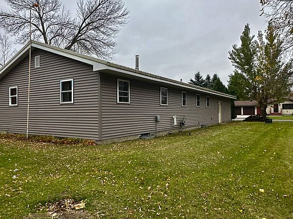 4th image of 111 Muyres Ave
