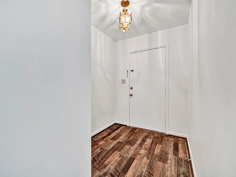 5260 Crossbow Cir #7D — Photo 4